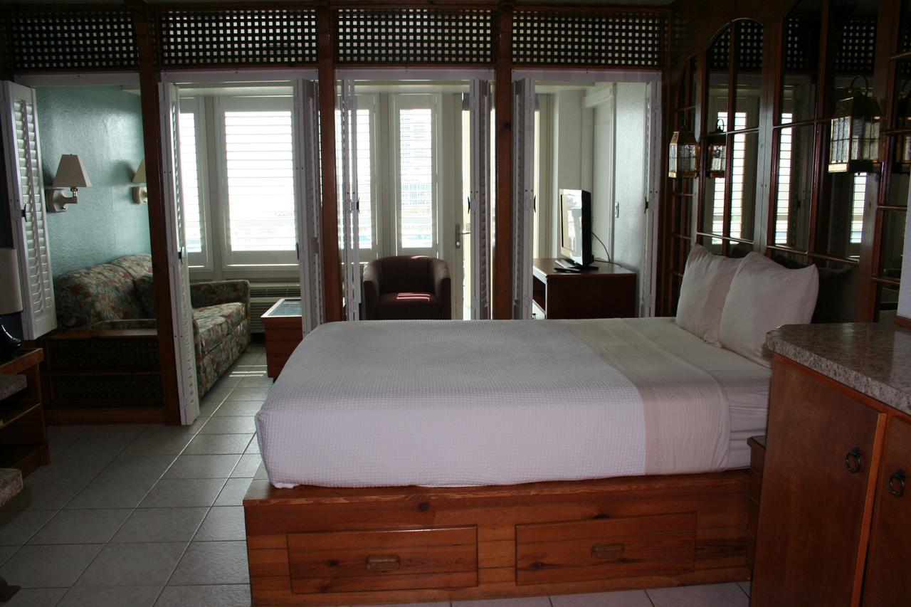 Georgian Inn Beach Club 오먼드 비치 외부 사진